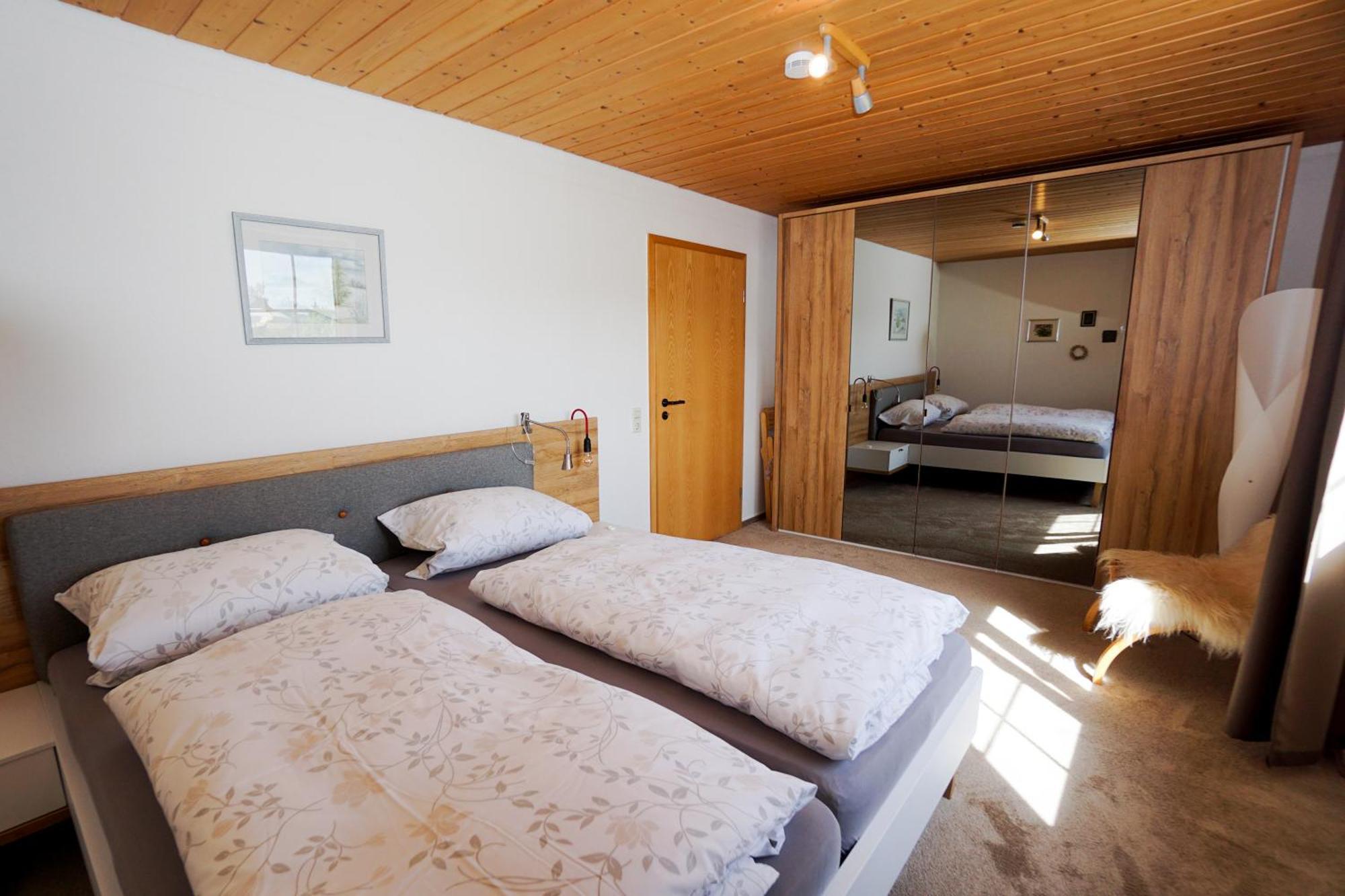 Hubertus Lodge Ibach Room photo